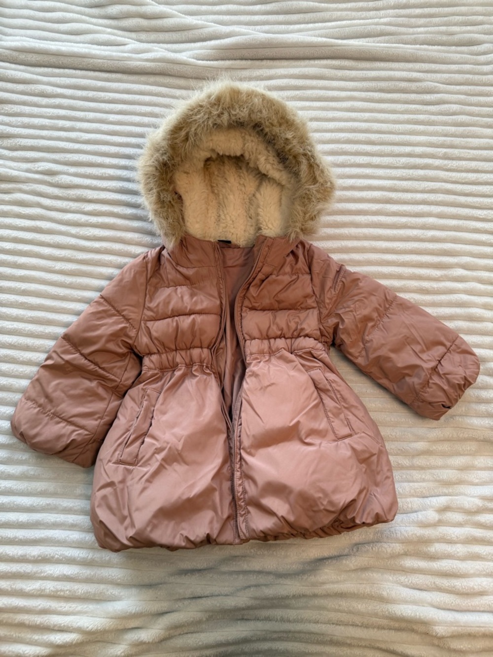 GAP Mauve Pink Puffer Jacket with Faux Fur Trim Hood